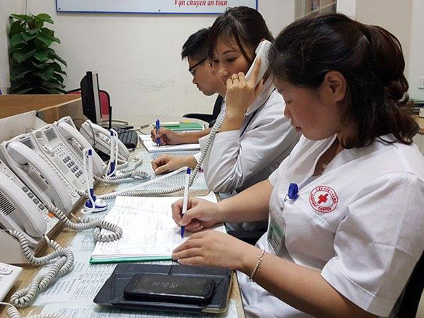 Nhân viên cấp cứu 115 hoảng hồn trước cảnh tượng trong nhà nghỉ