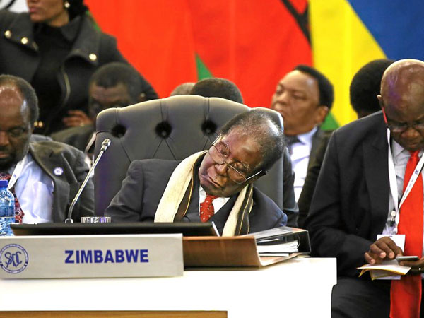 Những lần ngủ gật của tổng thống Zimbabwe