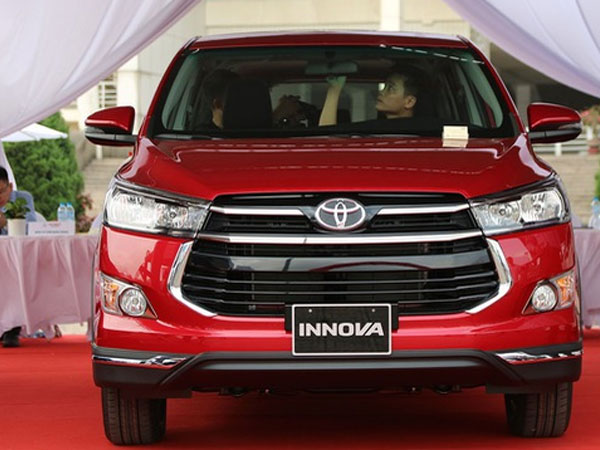 Toyota Innova vừa mới về Việt Nam bị cắt nhiều trang bị