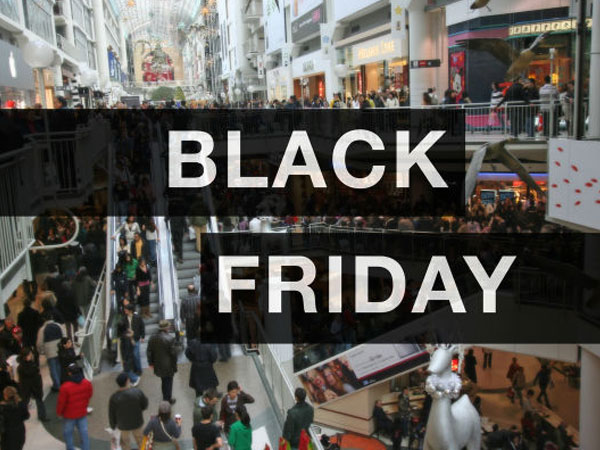 Xếp hàng cả đêm săn hàng giảm giá, USD nhét túi chờ Black Friday
