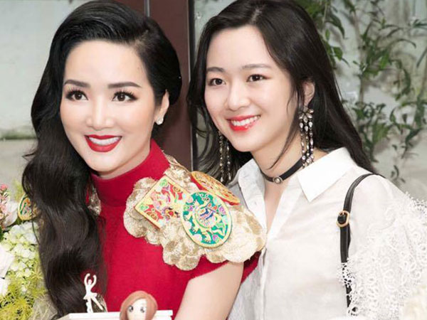 Con gái cưng cùng dàn sao dự tiệc sinh nhật của Giáng My