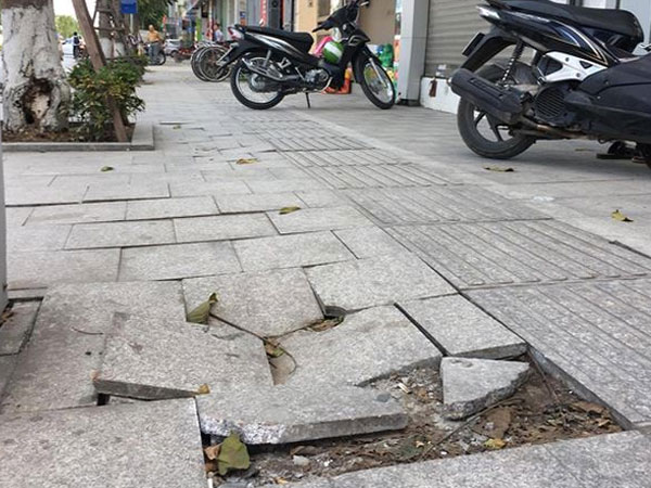 Đồng loạt lát vỉa hè bằng đá tự nhiên: Vội vã?