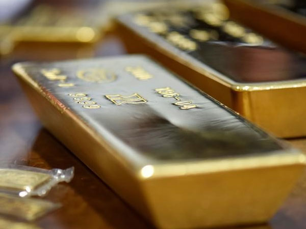 Giá vàng hôm nay 20/11: Vàng tăng, USD giảm