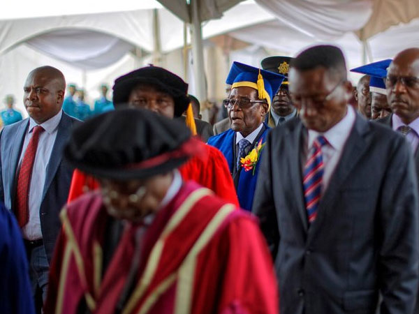 Mugabe bị tướng quân đội bủa vây trong những ngày quản thúc