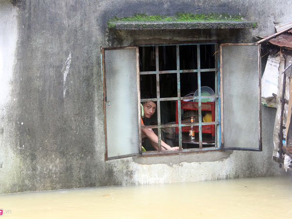 Người dân Quảng Nam lại tất bật 'chạy lũ'