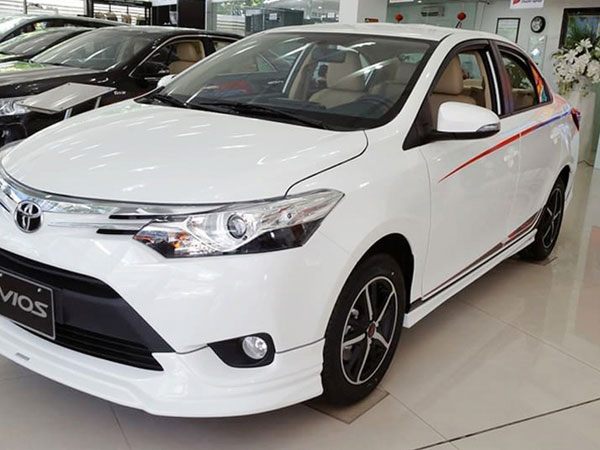 Ô tô Nissan giảm còn hơn 400 triệu, sedan hạng nhỏ rẻ nhất