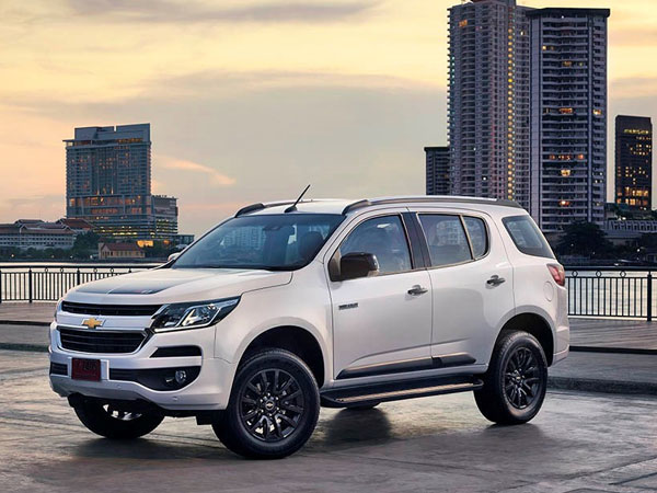 Ô tô SUV 7 chỗ ồ ạt ra mẫu mới: Vỡ mộng giảm giá 2018