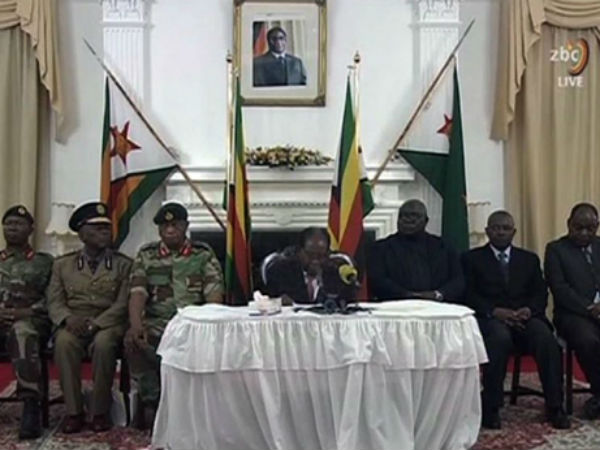 Sự chống đối của Tổng thống Zimbabwe giữa vòng vây tướng lĩnh