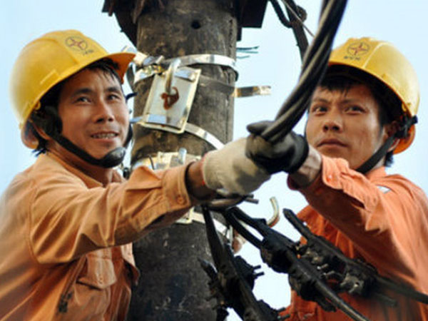 EVN đề xuất xây dựng cơ chế tiền lương đặc thù