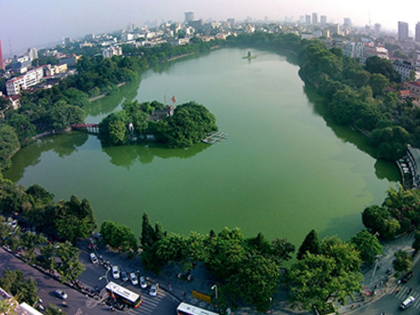 Hà Nội chi 29 tỷ đồng làm sạch nước Hồ Gươm