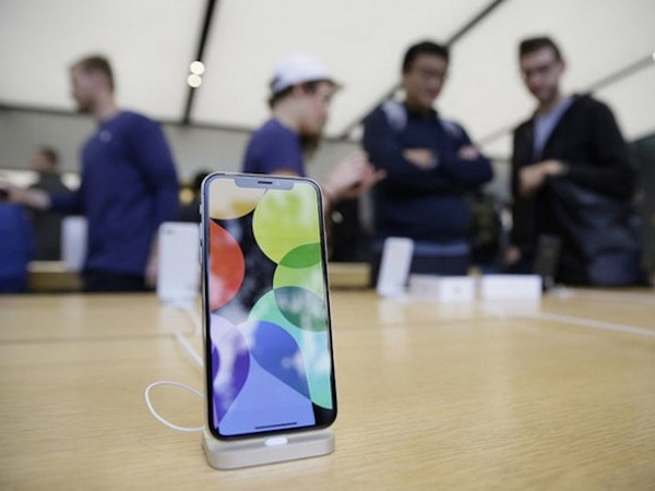Học sinh làm thêm trái phép để sản xuất iPhone X tại Foxconn