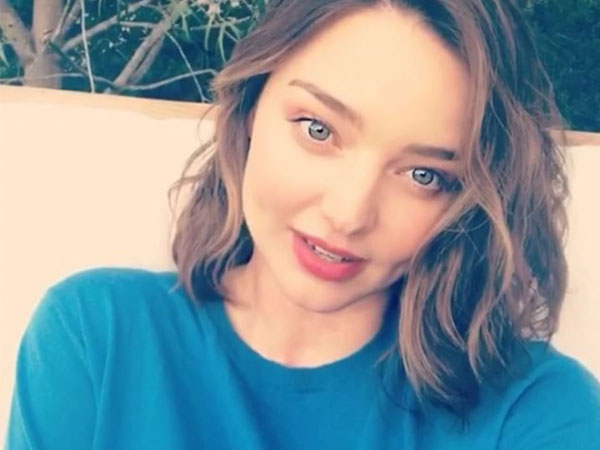 Rộ tin siêu mẫu Miranda Kerr đang mang thai bé gái