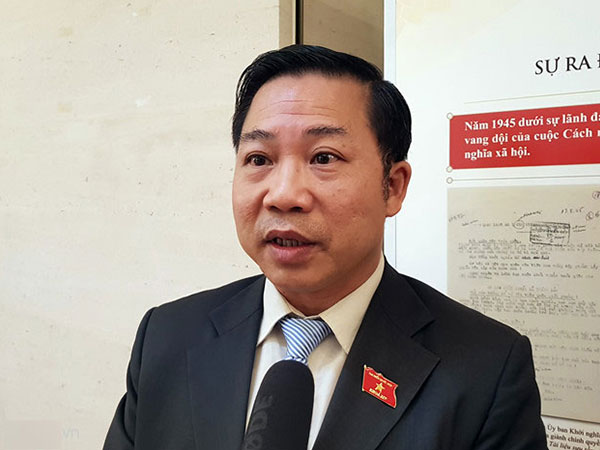 Vụ bắt hiệu trưởng bán gạo: 'Nhà trường bán đi miếng cơm của các con'