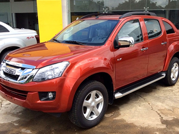 Xe bán tải Isuzu D-Max xả hàng ở Hà Nội, giá còn 485 triệu