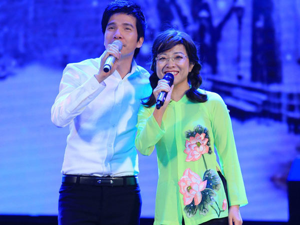 MC Thảo Vân làm ca sĩ, hát bolero ngọt ngào gây bất ngờ lớn