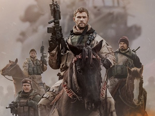 Chris Hemsworth cưỡi ngựa, chống khủng bố trong phim mới