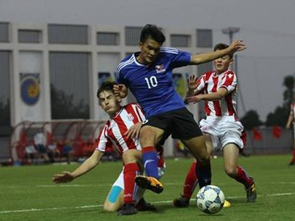 HLV U15 Stoke City muốn đưa một cầu thủ PVF sang Anh thi đấu