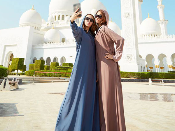 Minh Hằng - Phạm Hương khẳng định vẻ đẹp Việt ở Dubai