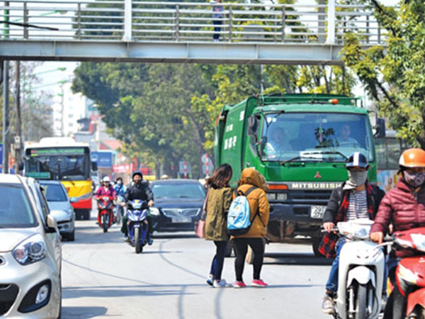 Người đi bộ sai luật có thể bị phạt tù đến 15 năm từ 1.1.2018