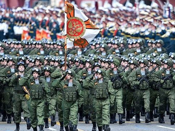 Putin: Mọi nhà máy sẵn sàng chiến tranh bất kì lúc nào