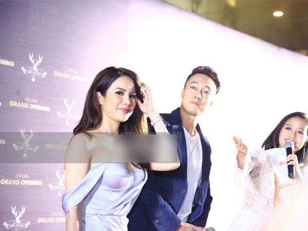 So Ji Sub xuất hiện cực bảnh trai, sánh đôi với Diệp Lâm Anh tại sự kiện