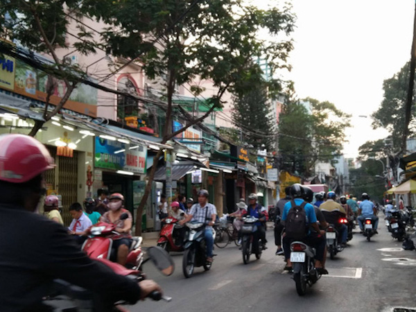 TP HCM: Cô gái mở cửa GrabCar gây tai nạn chết người