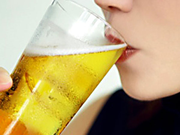 Người phụ nữ bị đột quỵ sau một đêm uống say