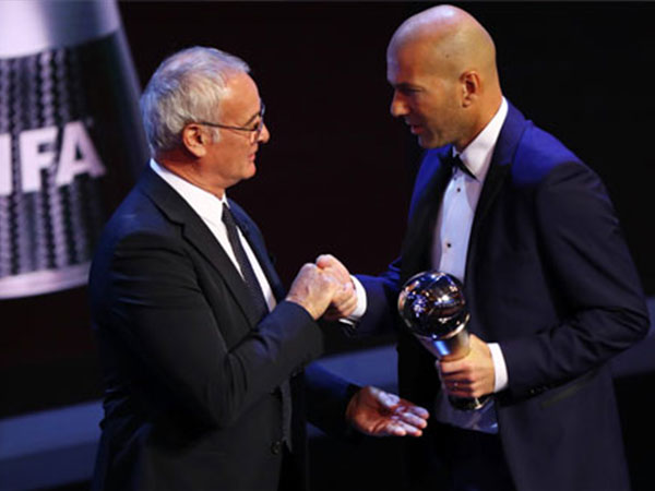Tiếp bước Ranieri, Zidane trở thành HLV hay nhất FIFA