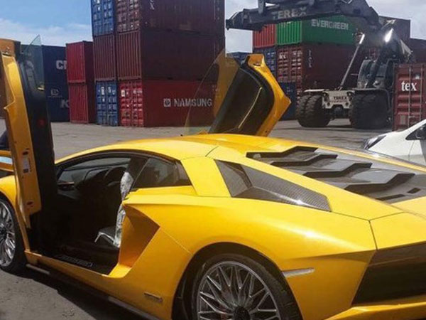 Từ 2018, giá xe sang nhập về Việt Nam sẽ tăng lên