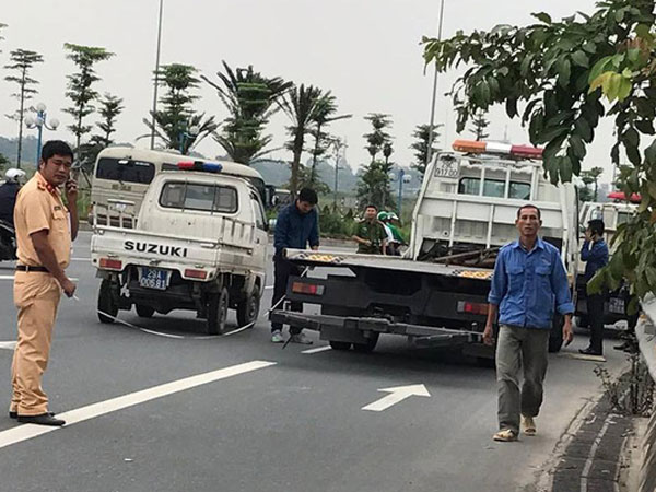 Xe cứu hộ mất lái lao lên vỉa hè tông tử vong 2 phụ nữ đi thể dục