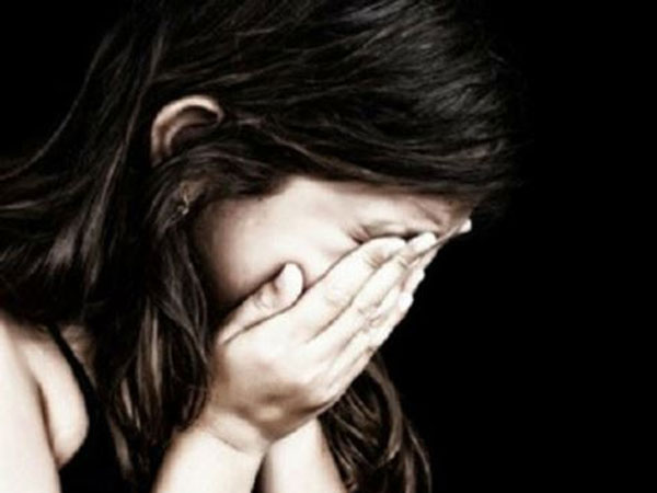 Bắt kẻ khống chế bé gái 14 tuổi chụp ảnh 'nhạy cảm' nhằm tống tiền