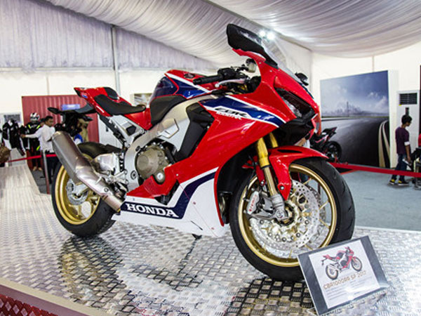 Honda thu hồi CBR1000RR 2017 do sự cố nắp thùng nhiên liệu