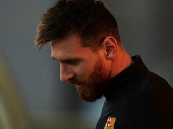 Messi từ chối nghe điện thoại của Chủ tịch Barca