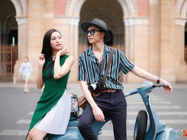 Vừa tuyên bố chỉ xem nhau là bạn, Lan Ngọc tiếp tục tình tứ bên S.T