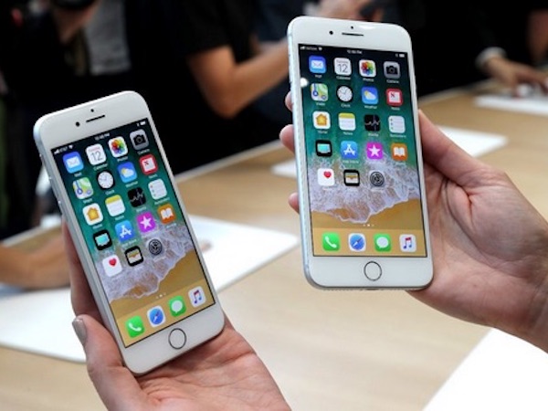 Lượng người bán iPhone 8 để mua iPhone X tăng đột biến