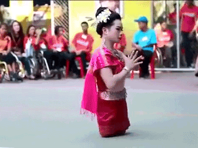 Màn múa của cô gái không chân