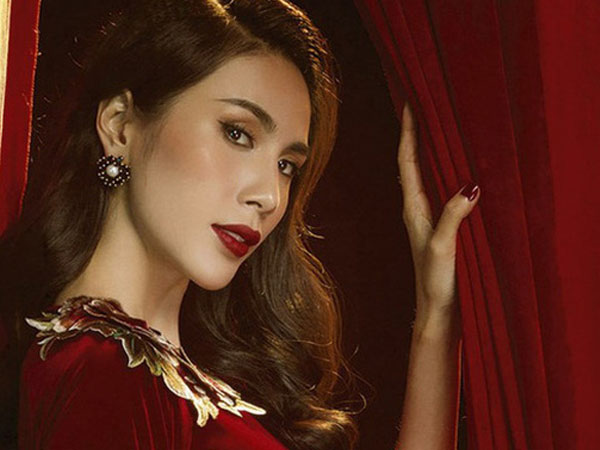 Nghe Thủy Tiên hát Bolero: Khán giả thấy hoang mang và hồi hộp!