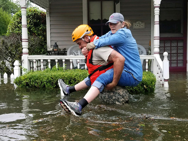 Người đàn ông qua đời do vi khuẩn ăn thịt người từ bão Harvey