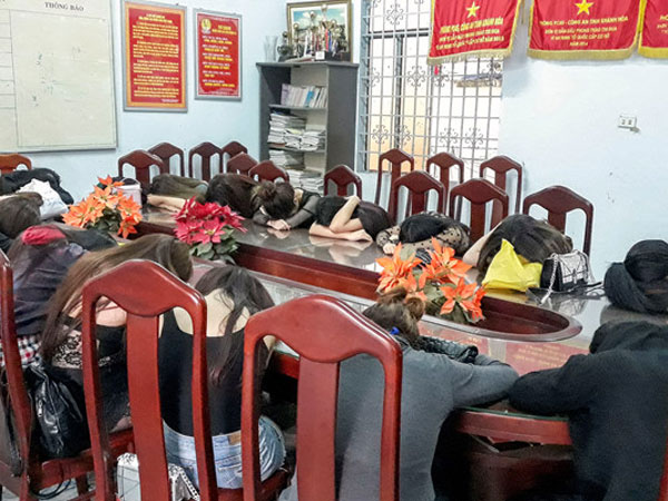 Phá ổ mại dâm chuyên phục vụ khách Trung Quốc