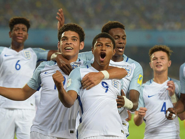 Sao trẻ Liverpool lập hat-trick, Anh hạ Brazil ở bán kết U17 World Cup