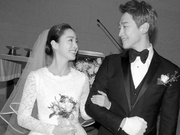 Sau bao ngày chờ đợi, cuối cùng Kim Tae Hee cũng sinh con gái