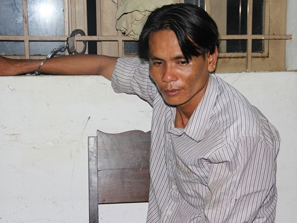 Tóm hai kẻ cướp chuyên “thoát y” đột nhập phòng nữ chủ nhà