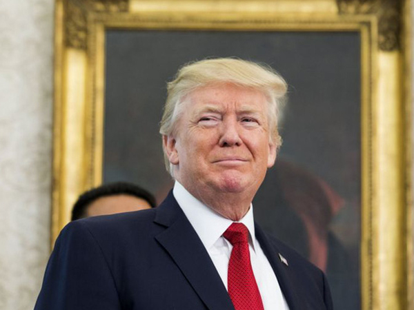 Tổng thống Trump rút ngắn chuyến công du châu Á