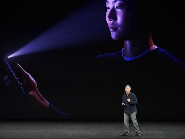 Apple giảm chất lượng Face ID để tăng tốc sản xuất iPhone X
