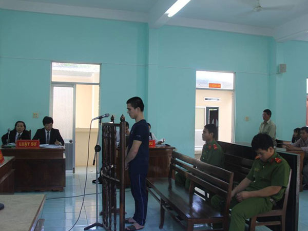 Bình Thuận: Nam thanh niên giao cấu với chị gái có thai rồi xâm hại em gái 13 tuổi chỉ lãnh án 2 năm tù