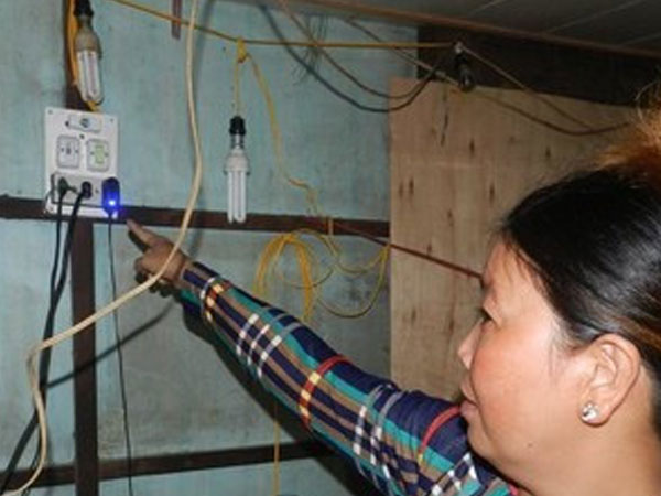 Chồng cắm điện giết vợ vì đòi ly hôn