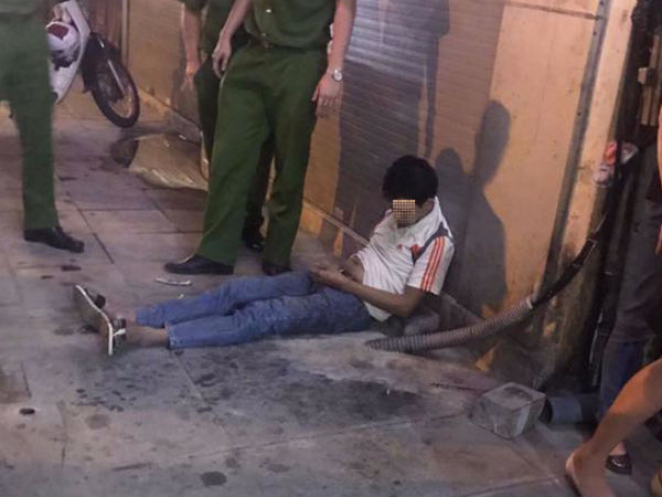 Hà Nội: Người đàn ông tử vong trong tư thế ngồi trên vỉa hè