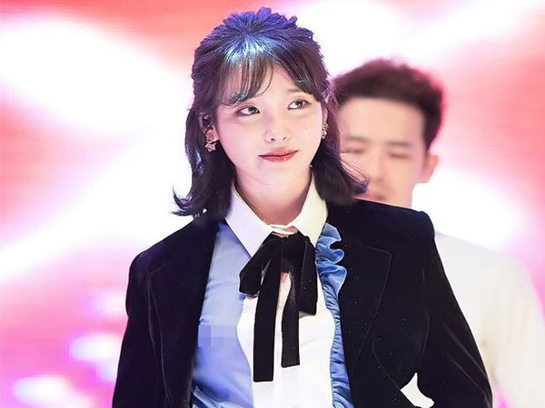 Lộ khoảnh khắc nhạy cảm, IU đang bị ảnh hưởng bởi cô bạn thân Sulli?