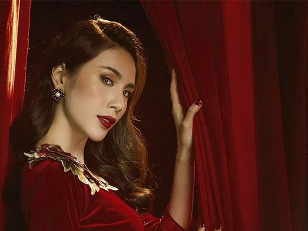 Nhạc sĩ Vinh Sử 'công kích' Thủy Tiên: 'bắt chước, nhái người khác'