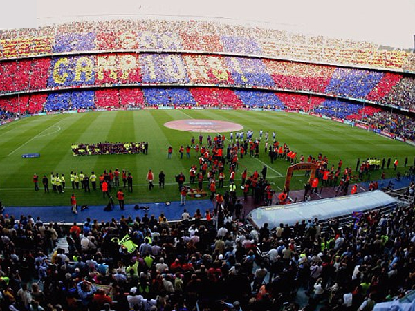 Tính tiết mới nhất vụ Barcelona bán tên sân Nou Camp để có tiền chiều lòng Messi
